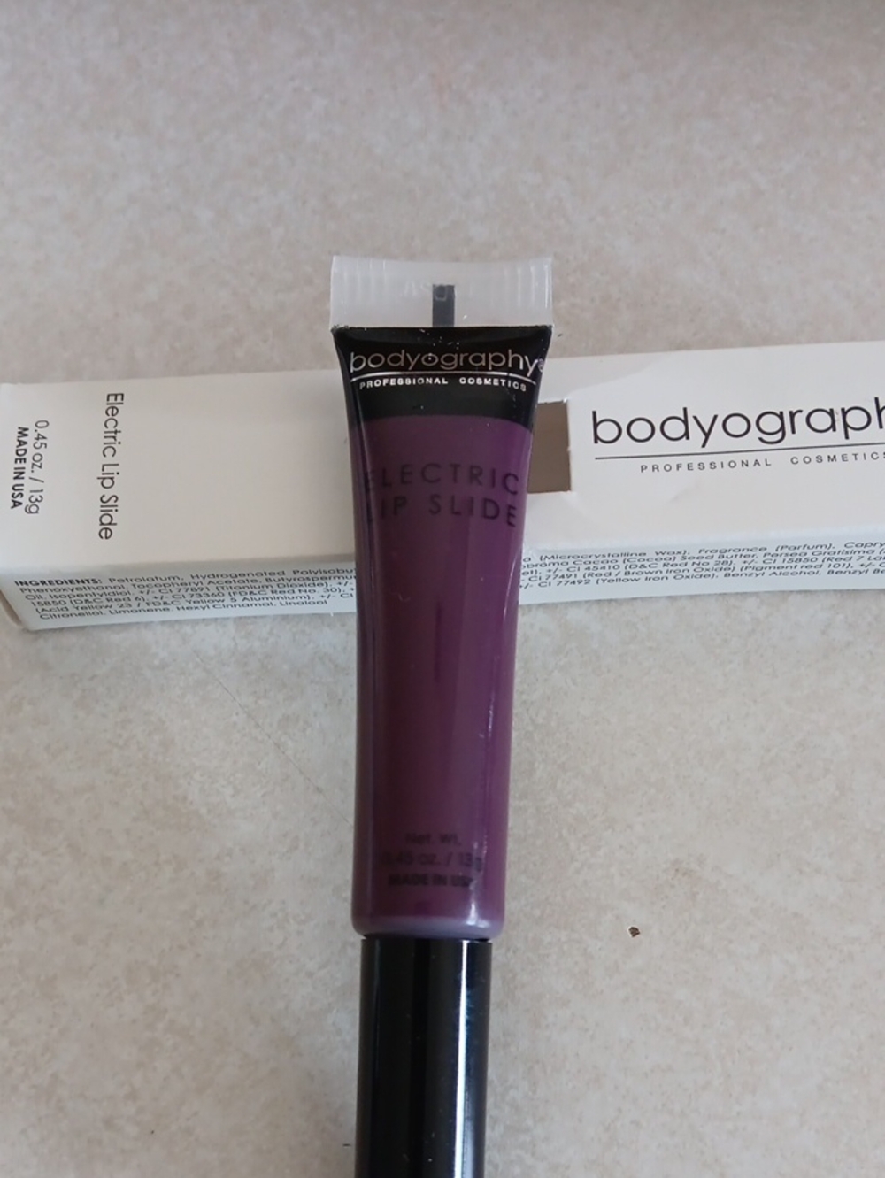 Bodyography Lip Gloss Colr Berry'd  Alive . 13g.